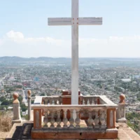 depositphotos_12123412-stock-photo-loma-de-la-cruz-cuba 