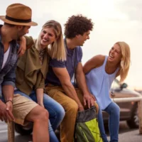 depositphotos_125894156-stock-photo-friends-traveling-together 