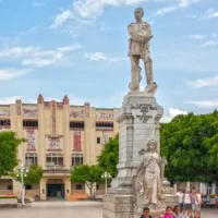 depositphotos_38984529-stock-photo-cuban-children-at-monument-of 