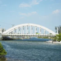 depositphotos_4296640-stock-photo-bridge-in-cuba 